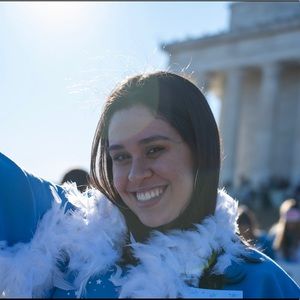 Meet your Posher, Esmy